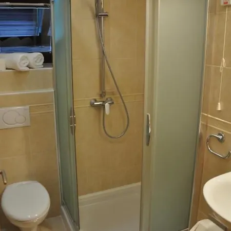 Gostinjska kuća Podvin 3*